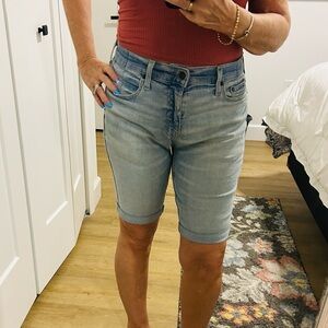 Hollister Super Skinny Denim Shorts in Advanced Stretch |Size 31